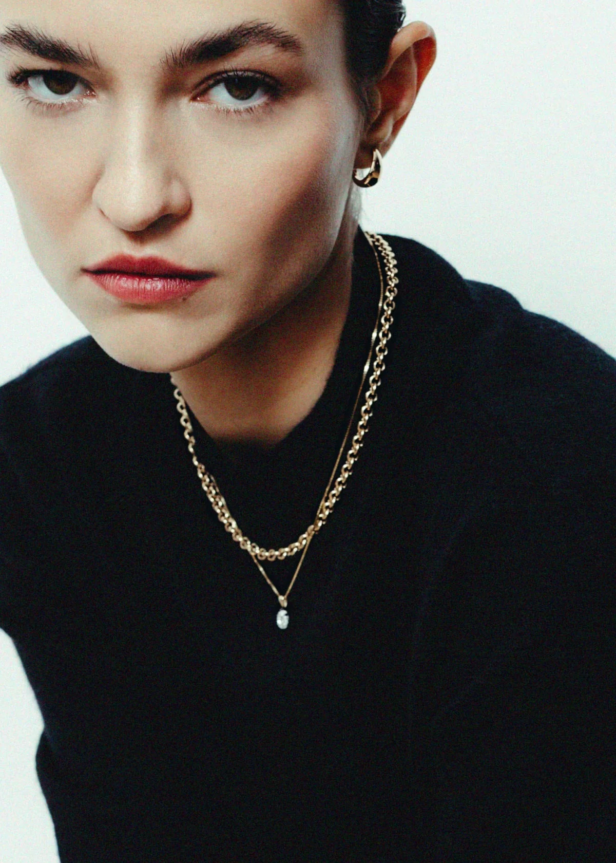 Kinn - Clara Black Rhodium Pear Pendant Necklace - Image 4
