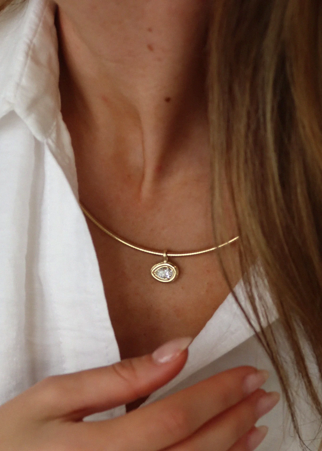 Kinn - Colette Pendant Pear Diamond Necklace - Image 5