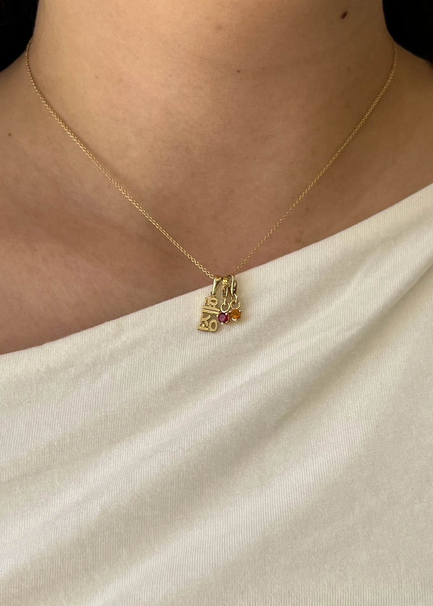 Kinn - Dear Kaia Vertical Nameplate Pendant - Image 2