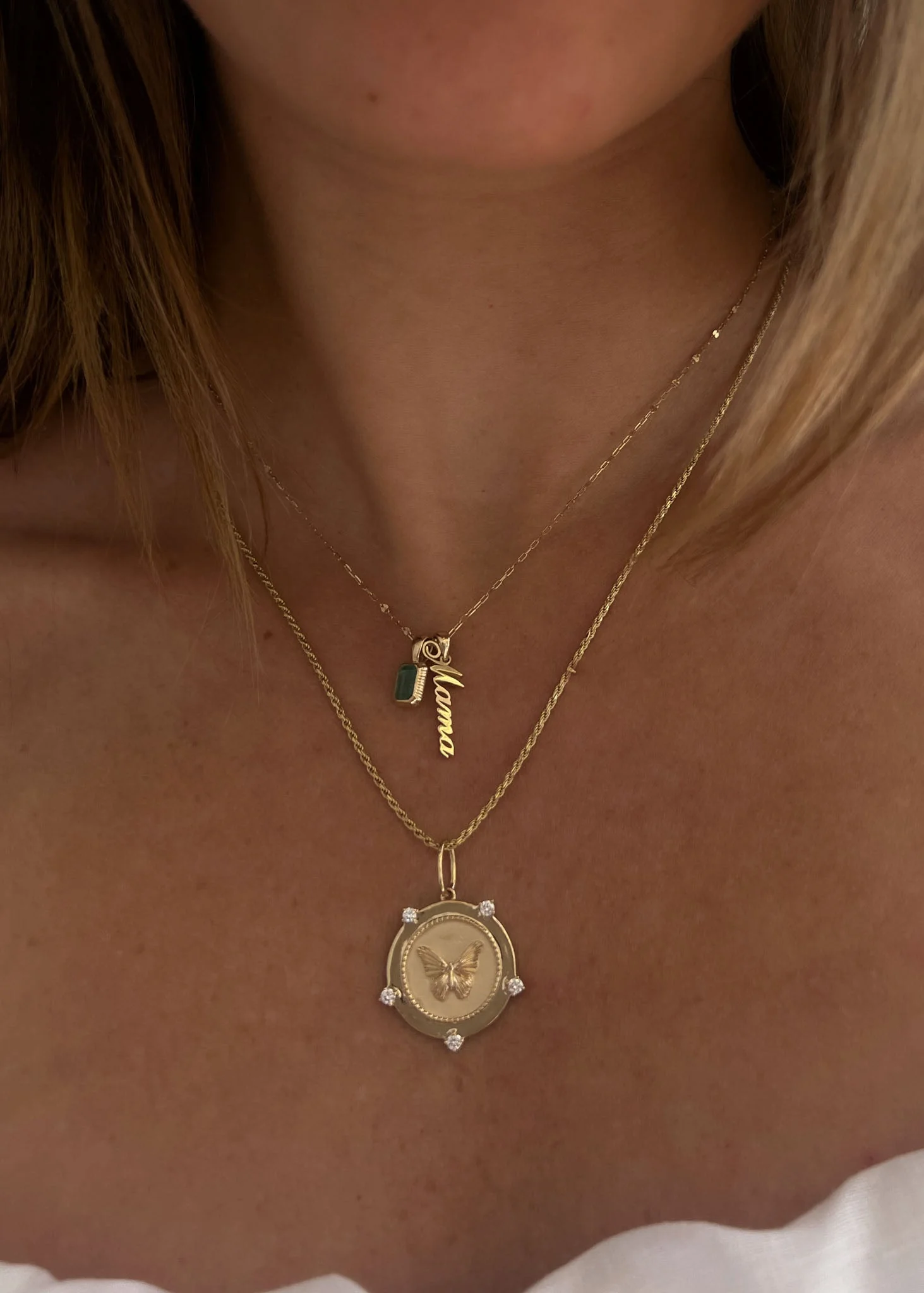 Kinn - Dear Kaia Vertical Nameplate Pendant - Image 4