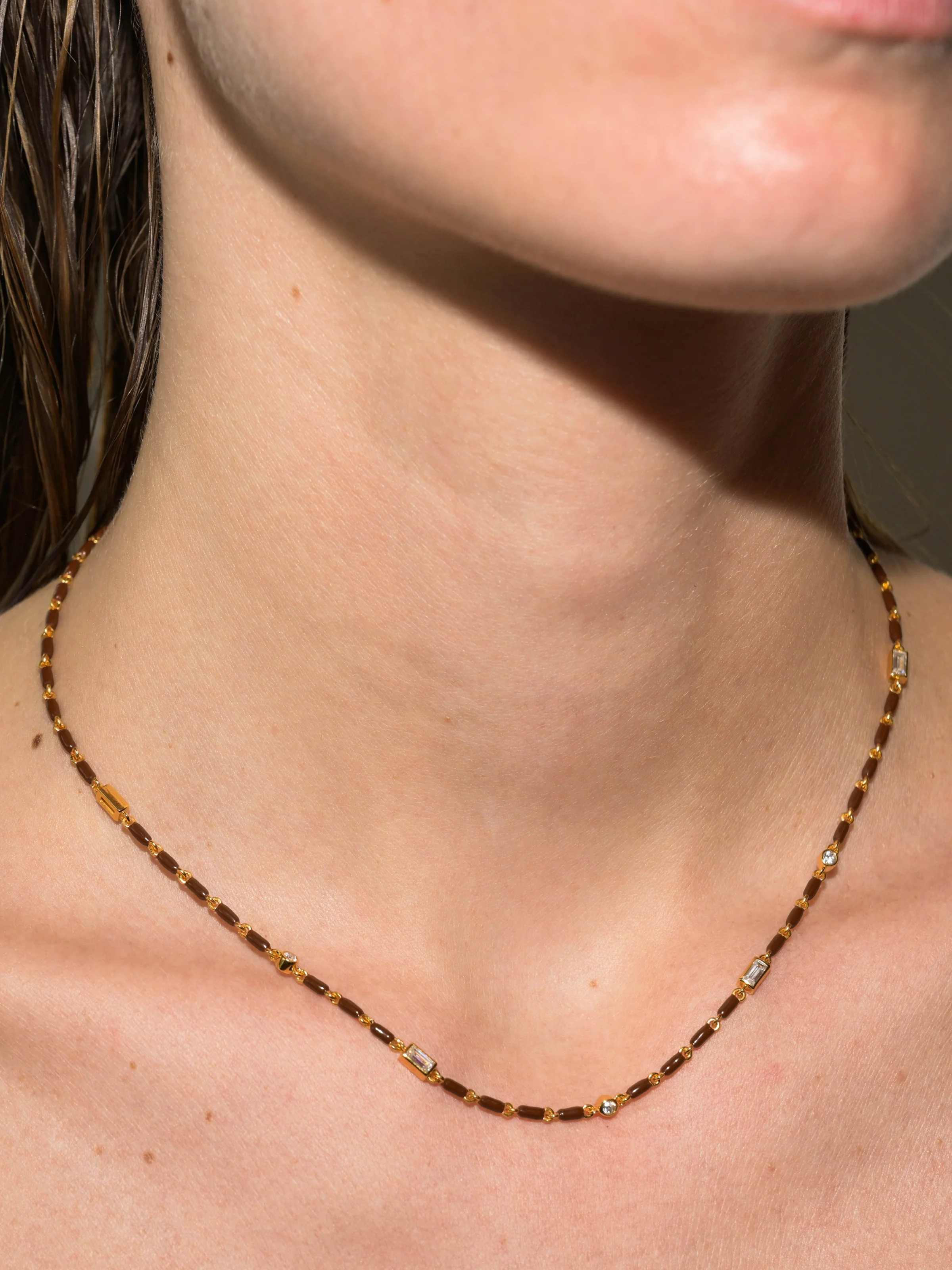 Dorsey - ENAMEL MOISSANITE NECKLACE IN MARRON, 18K GOLD VERMEIL - Image 3