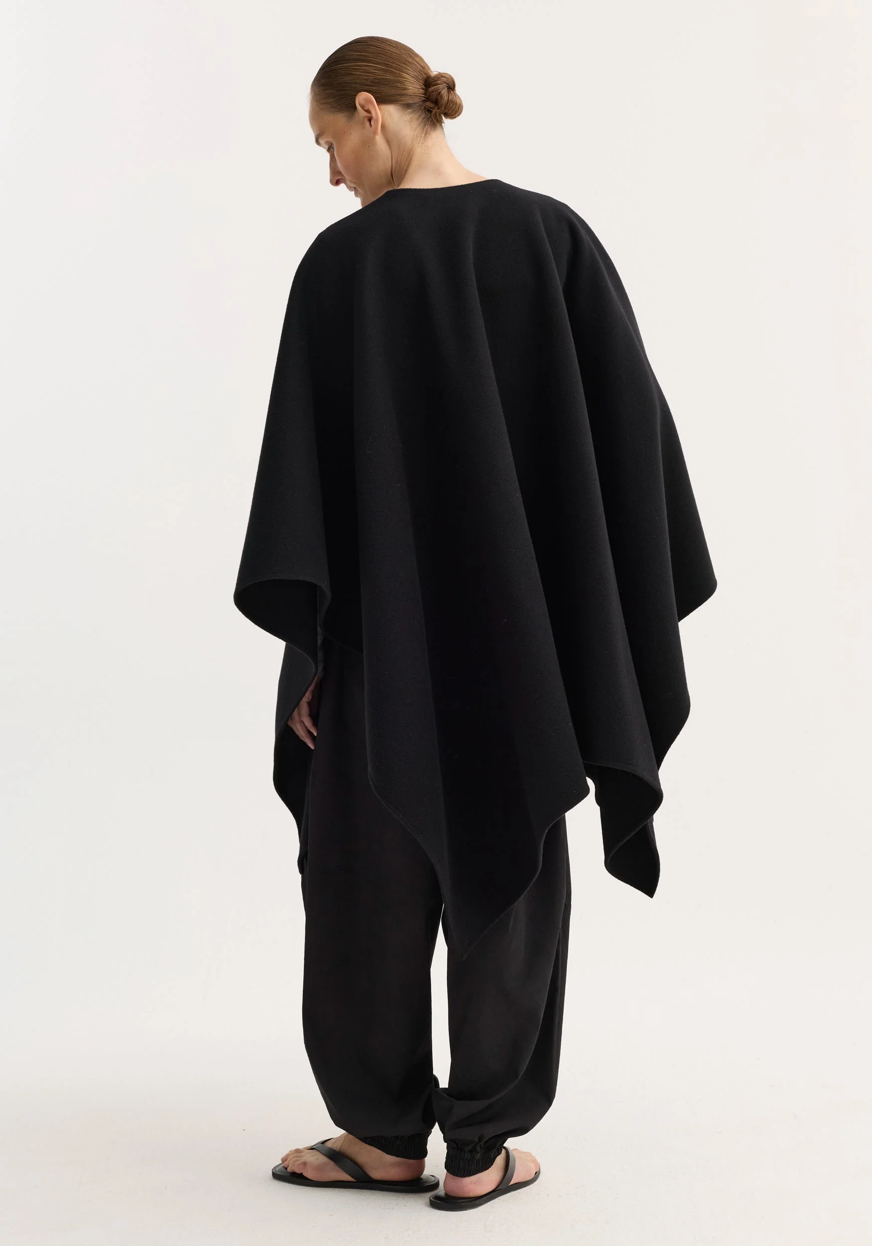 ROHE - Draped scarf poncho | black - Image 5