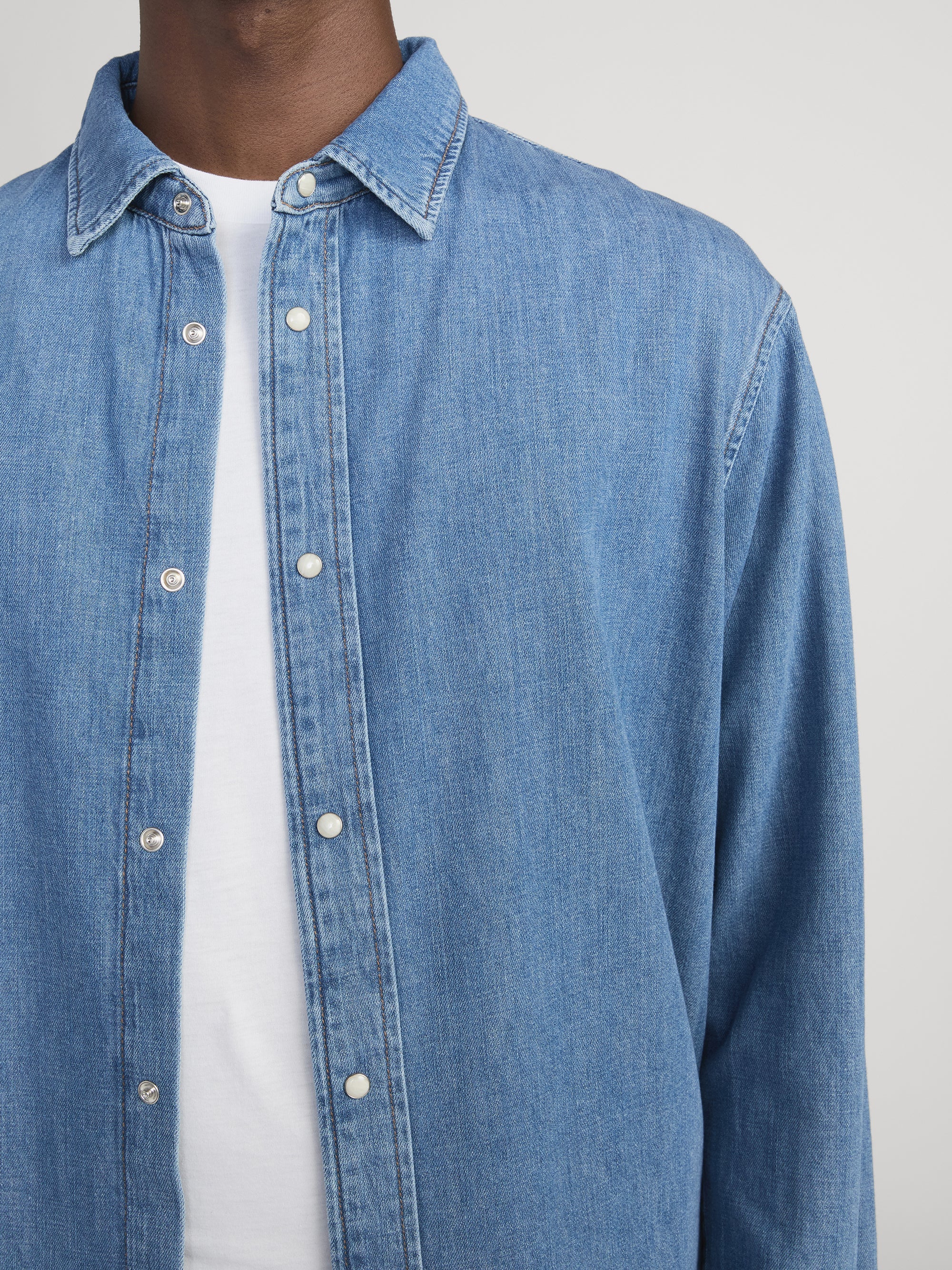FRAME - Classic Denim Shirt - Image 5