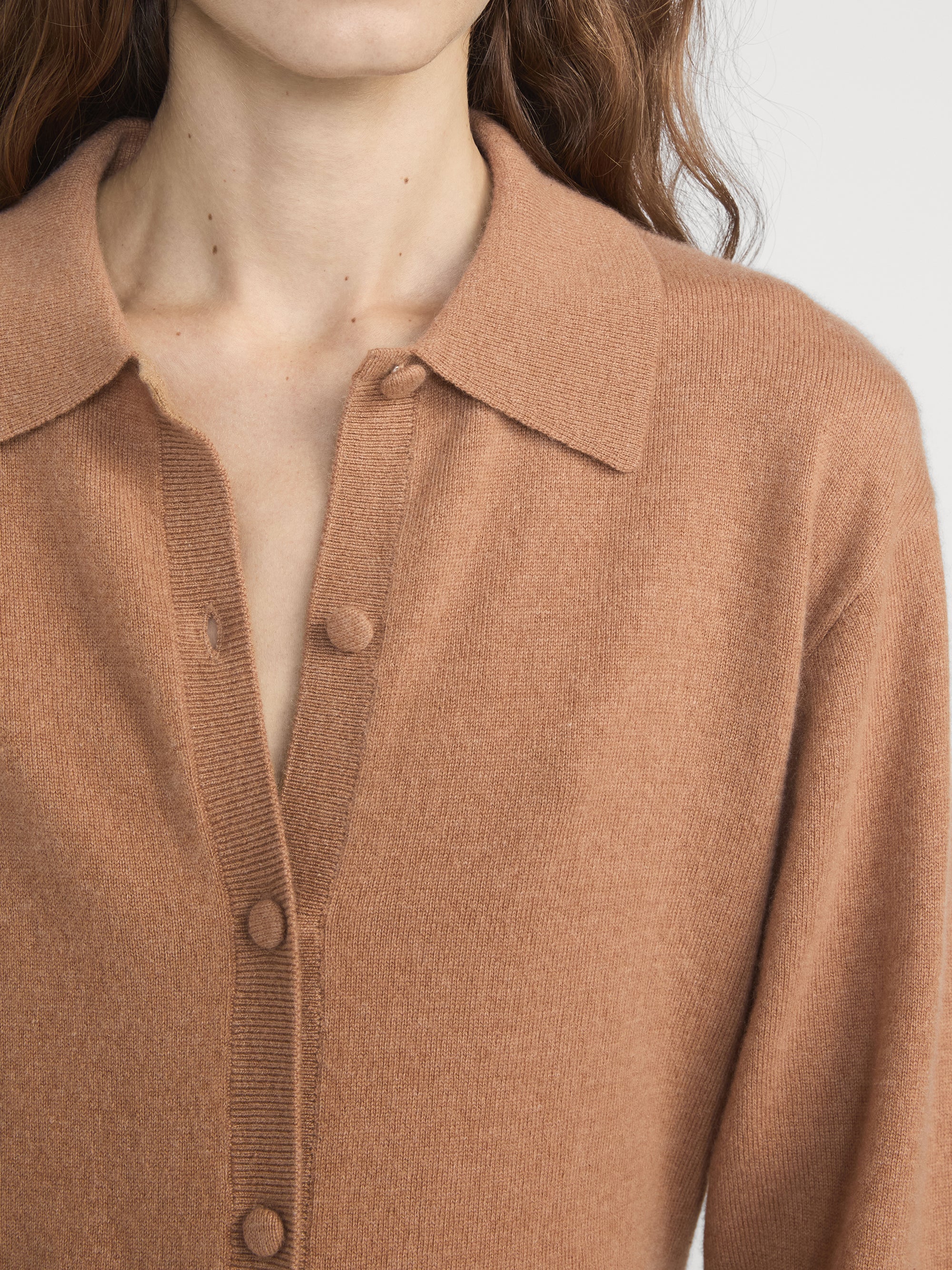 FRAME - The Cashmere Collared Cardi - Light Camel - Image 5