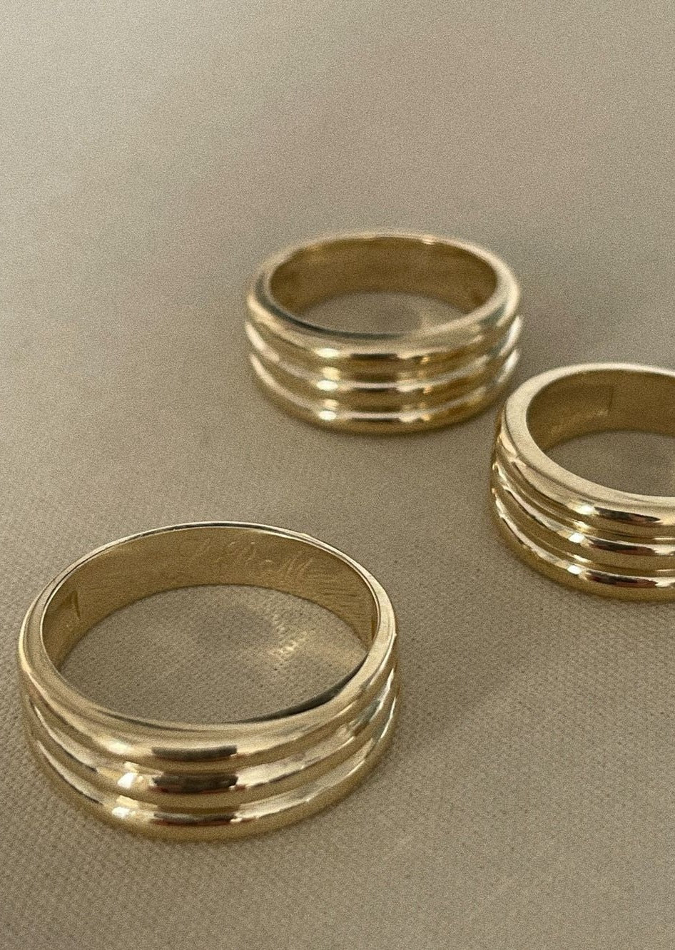 Kinn - Françoise Layered Ellipse Hollow Ring - Image 5