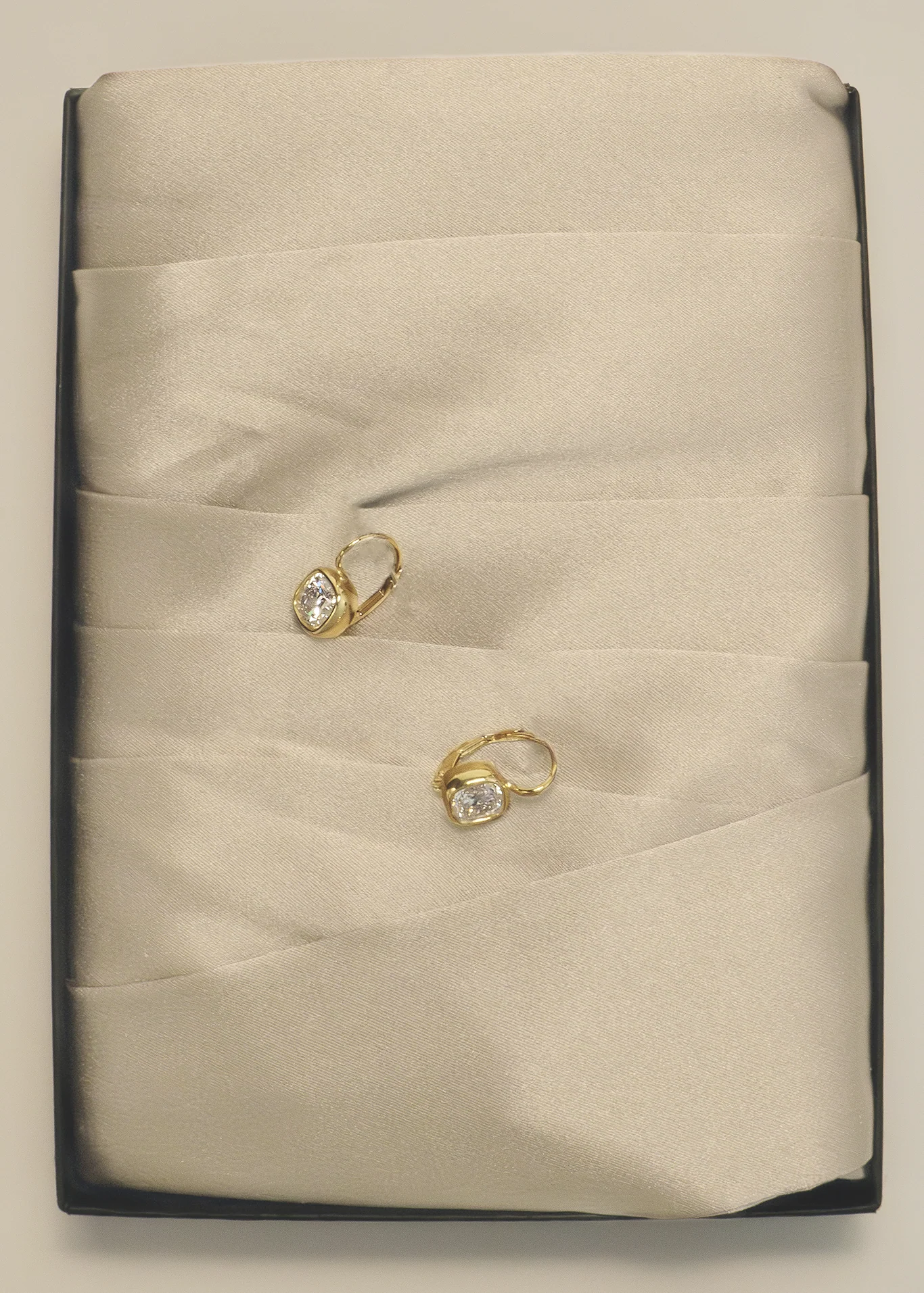 Kinn - Harper 2ctw Cushion Cut Drop Earrings Yellow Gold - Image 3