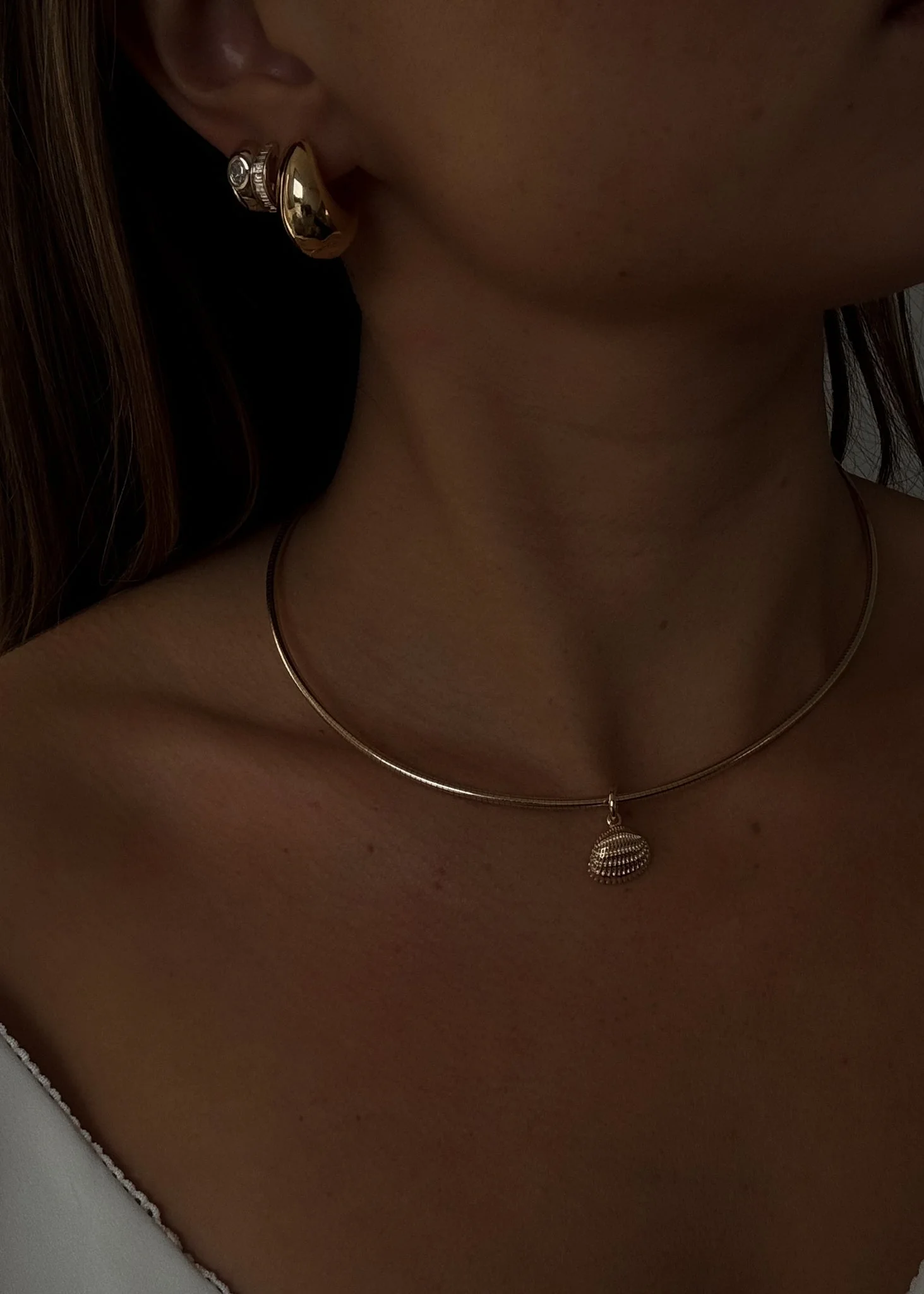 Kinn - Heirloom Curved Chain Necklace - Image 10