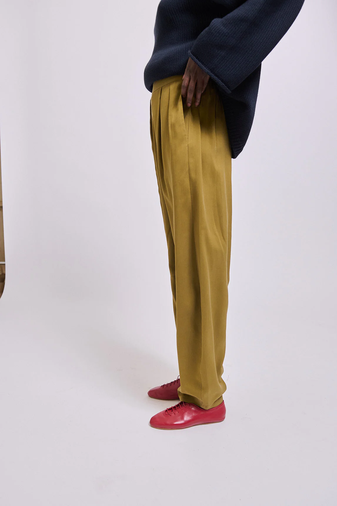 Jamie Haller - The Silk Arc Pant in Avo - Image 5