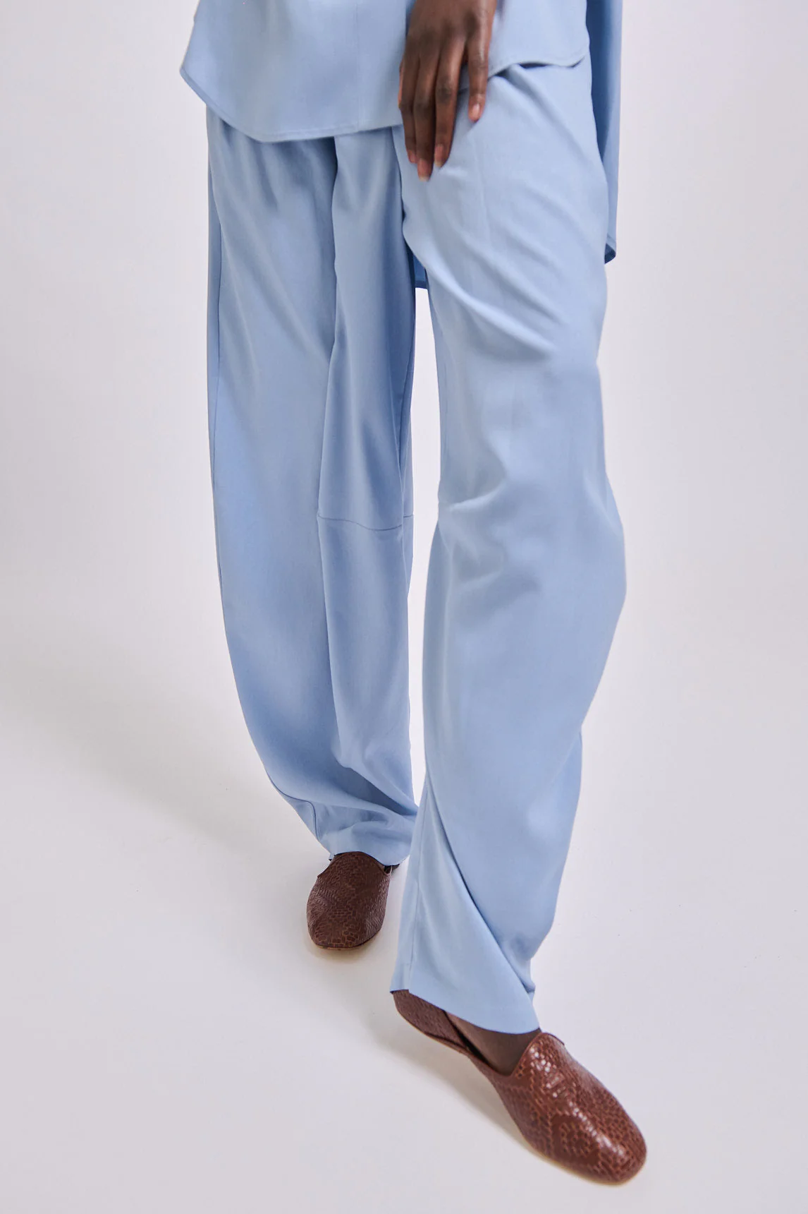Jamie Haller - The Silk Arc Pant in Sky Blue - Image 3