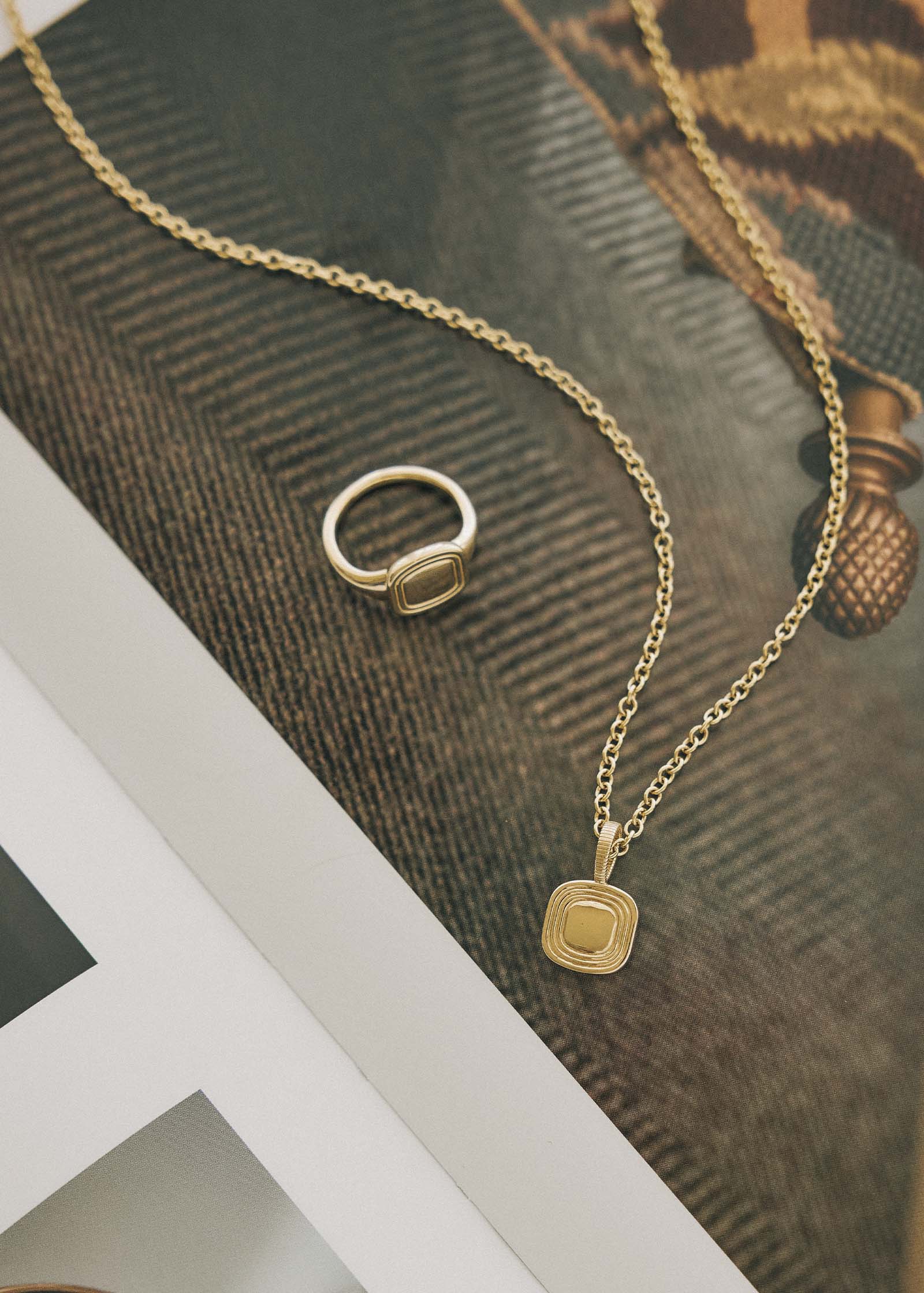 Kinn - The Estate Pendant Yellow Gold - Image 3