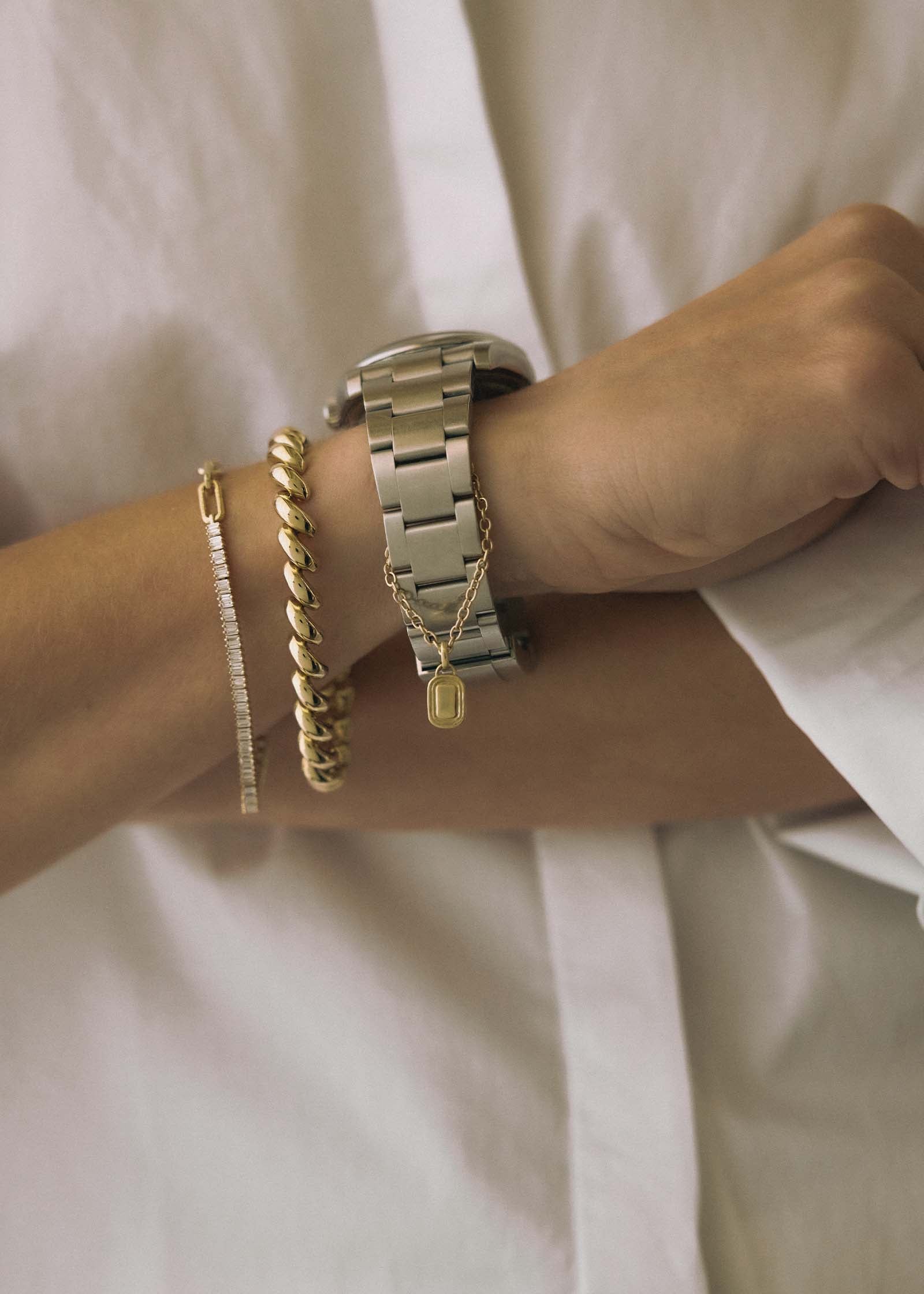 Kinn - The Estate Watch Charm Yellow Gold - Image 2