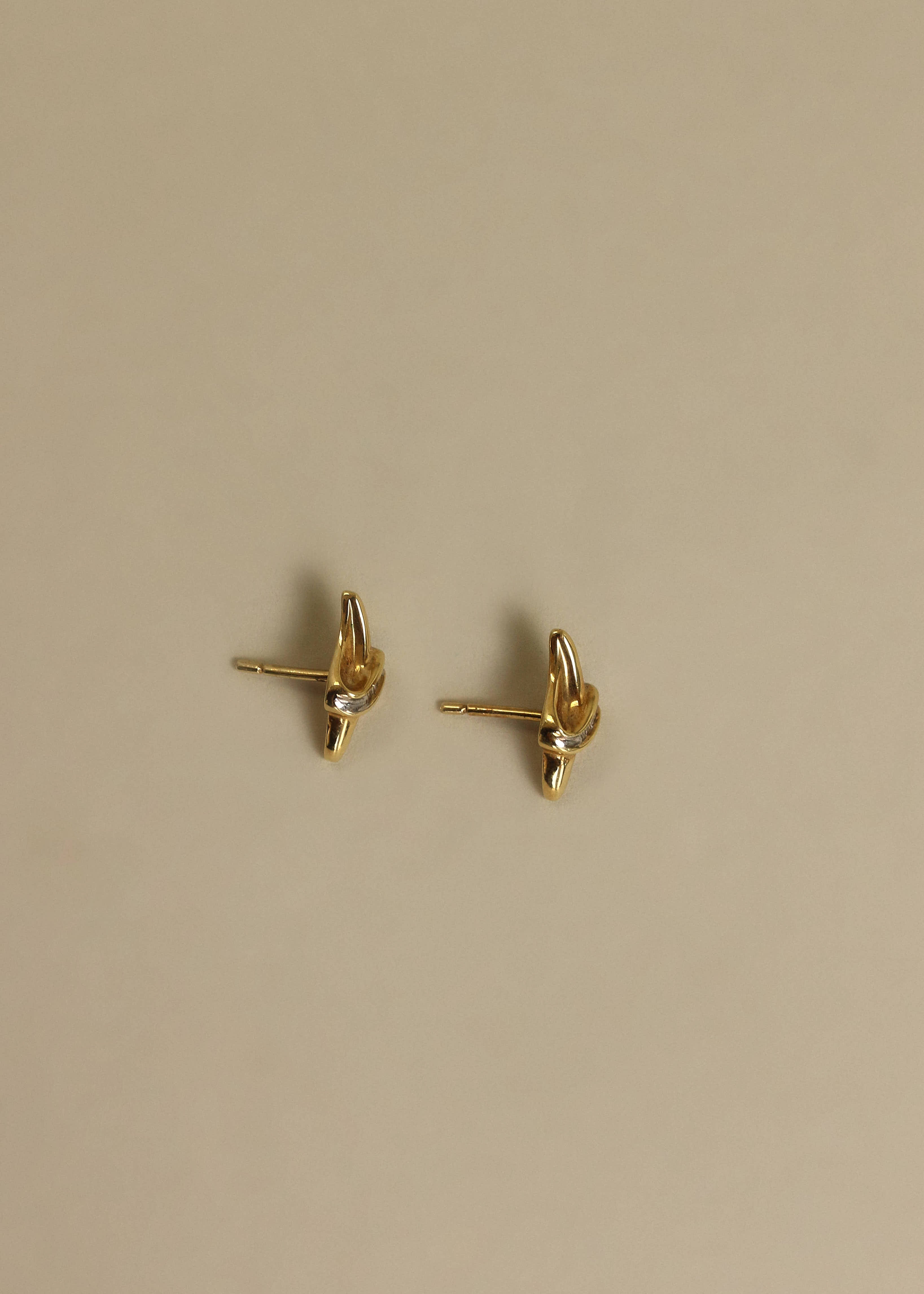 Kinn - Vintage 18k Croissant Diamond Earrings - Image 3