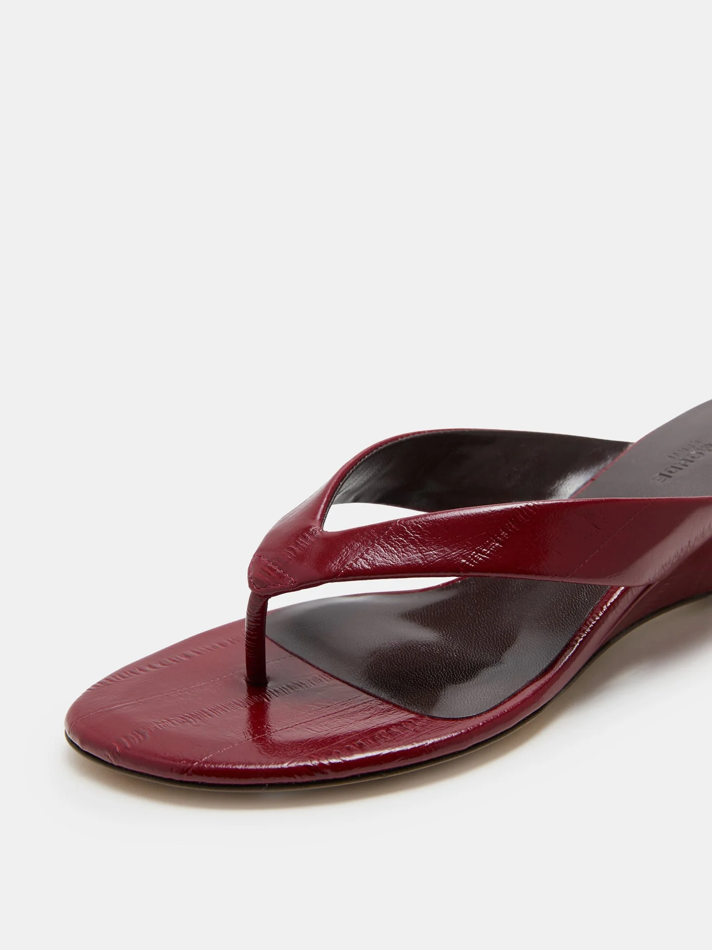 Le Monde Beryl - Micro Wedge Thong / Oxblood Leather Eel Effect - Image 4