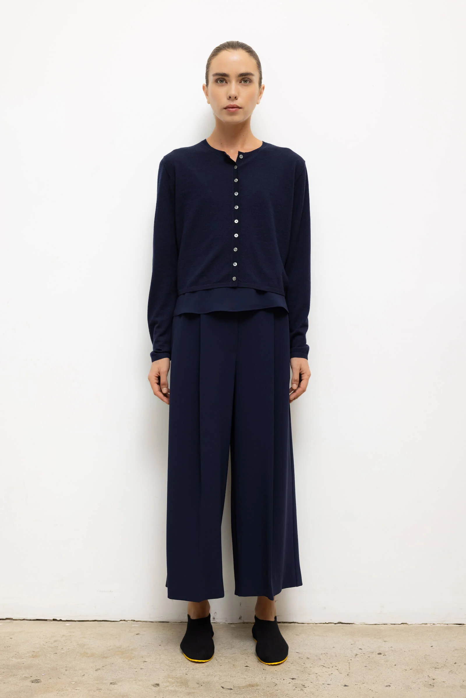 Leset - Pre - Order: James Crew Cardigan - Image 3