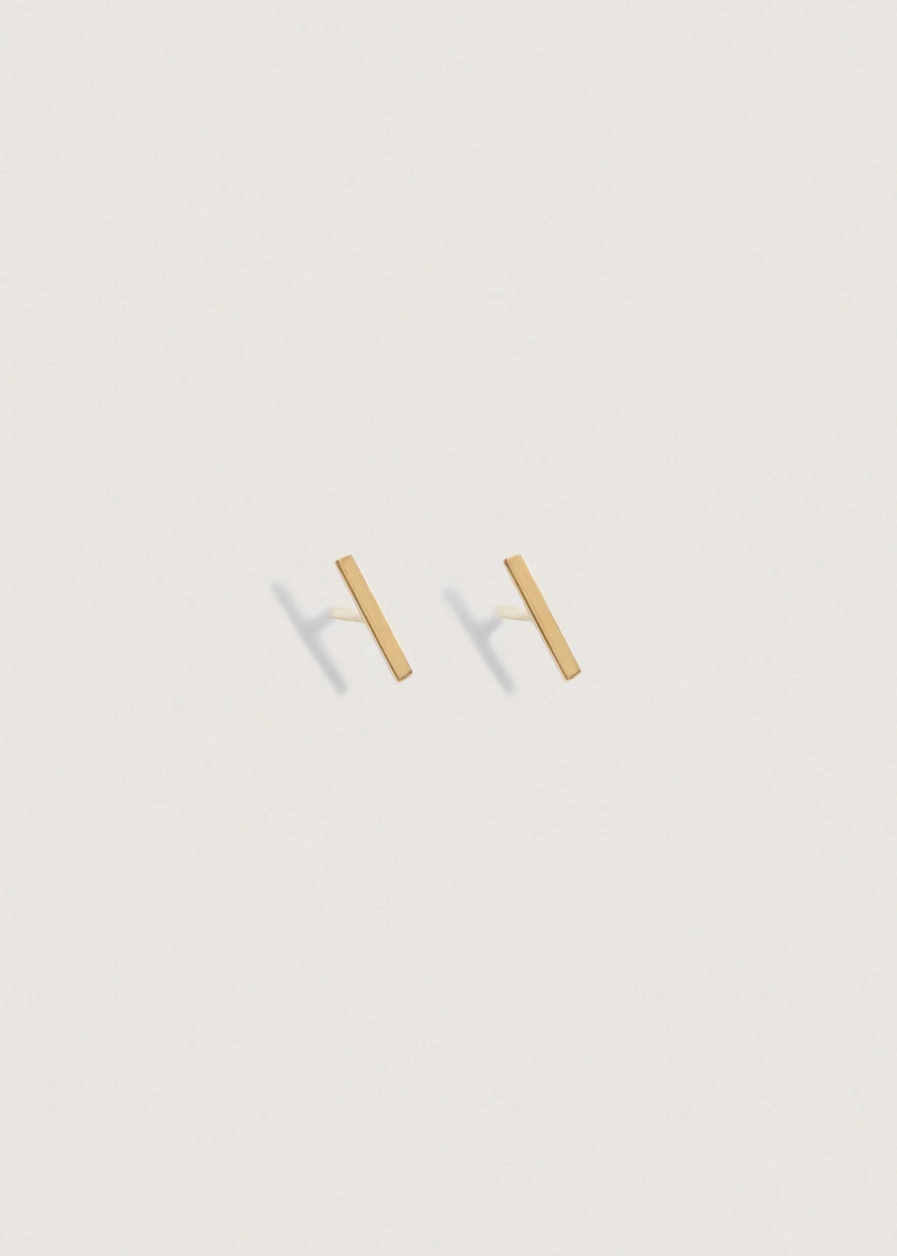 Kinn - Micro Bar Stud Earrings