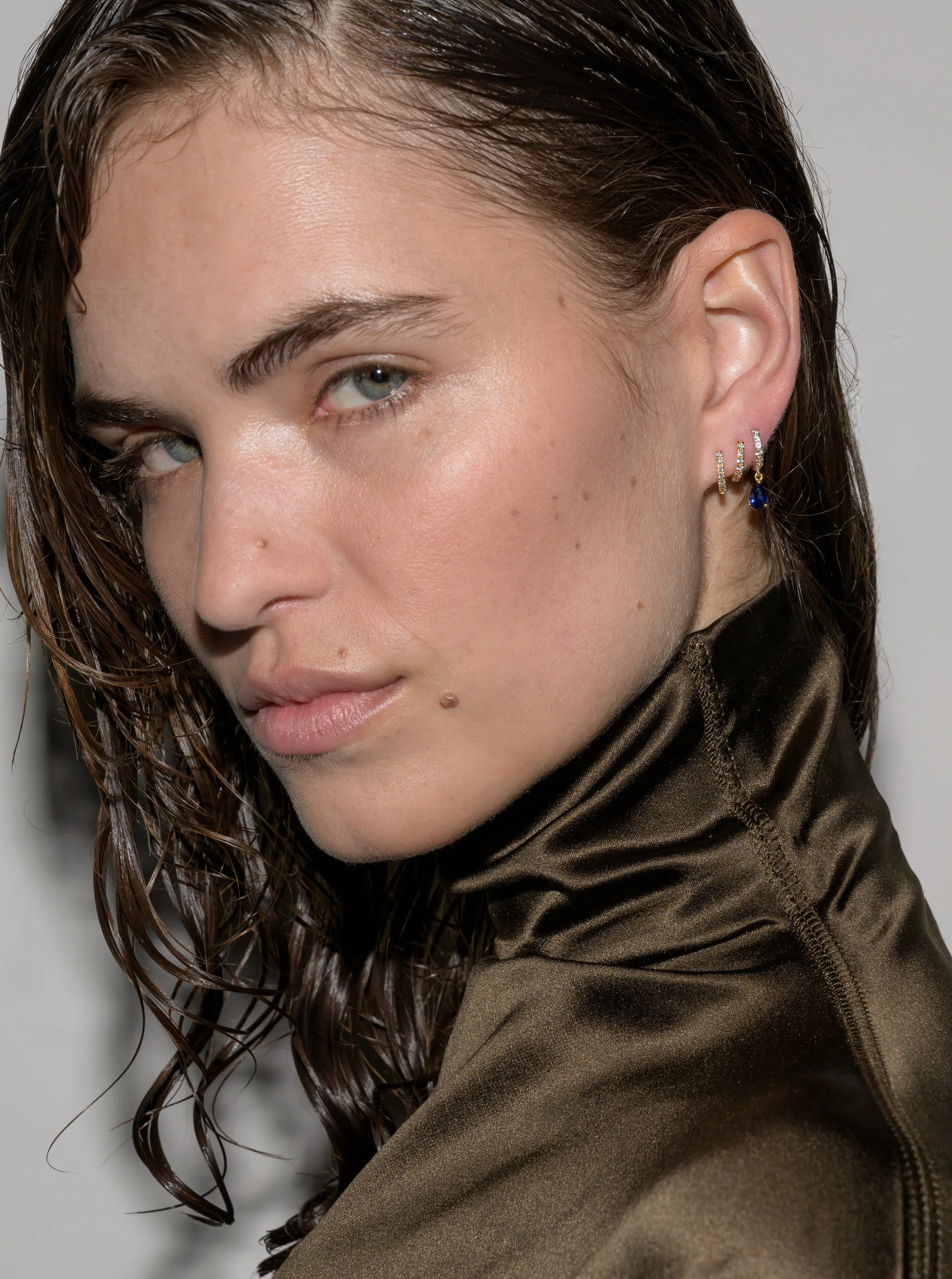 Dorsey - PAVÉ PEAR - DROP HUGGIE EARRING IN LAB BLUE SAPPHIRE - Image 3