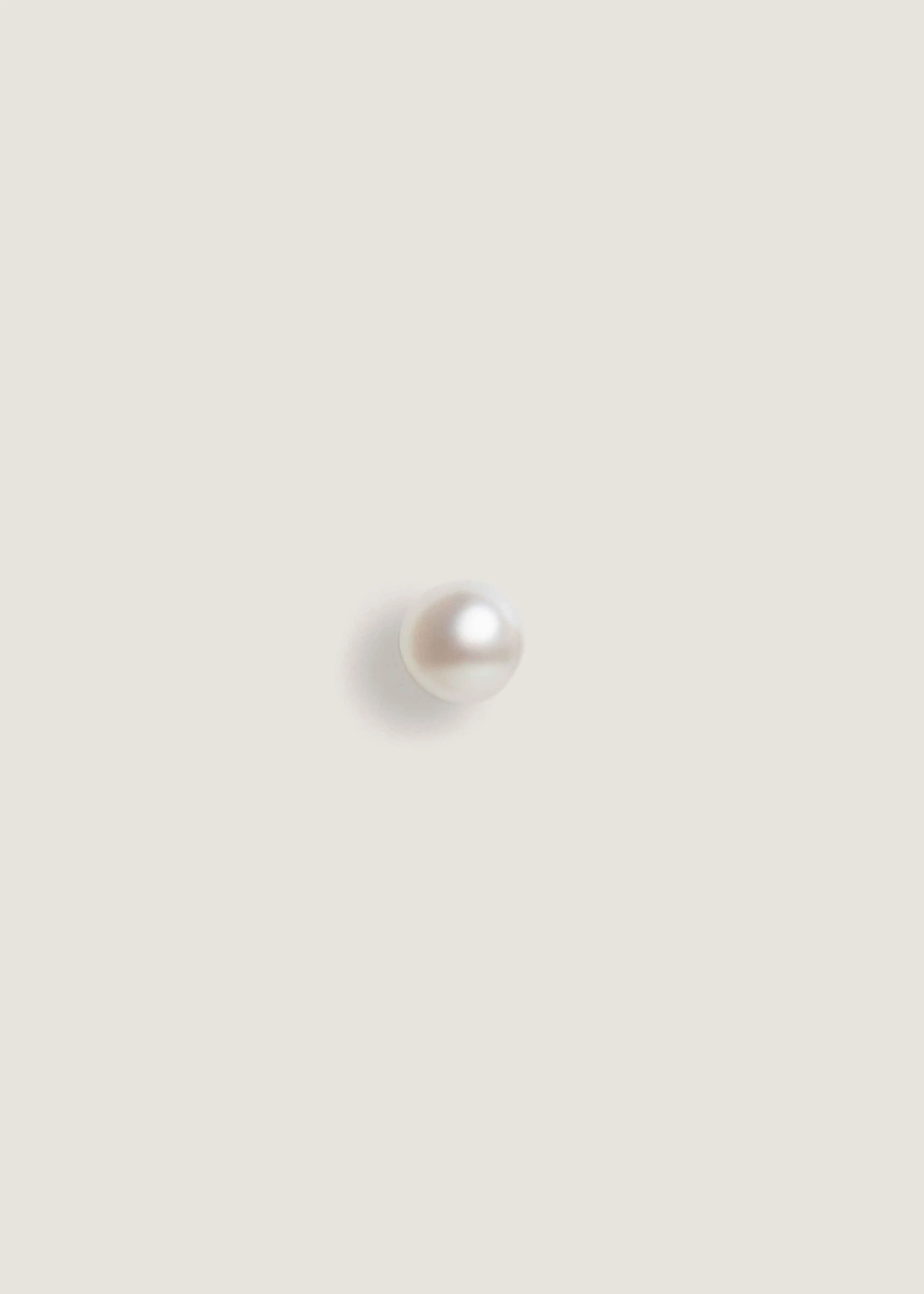 Kinn - Pearl Stud Earrings - Image 6
