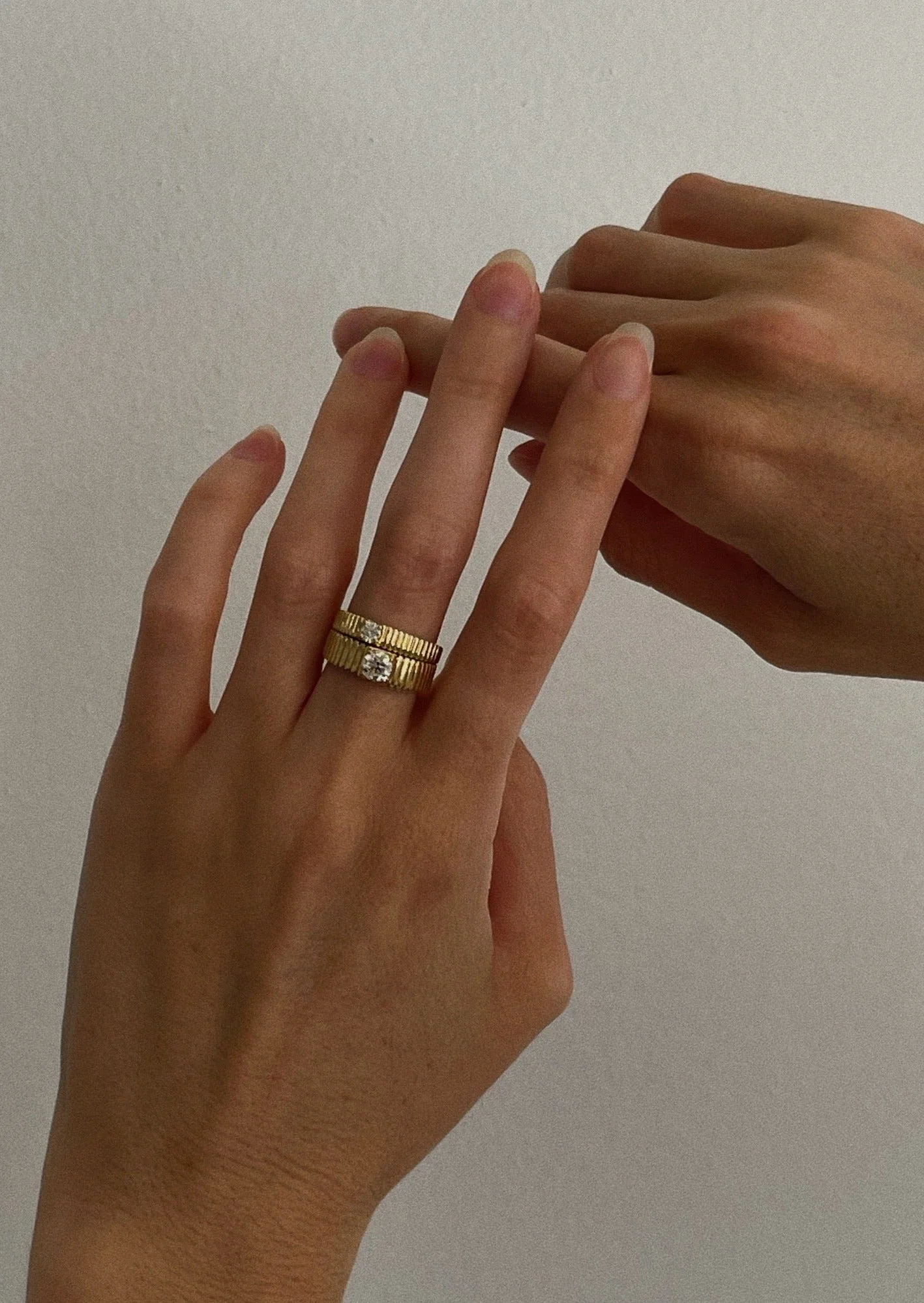 Kinn - Petite Classic Solis Ribbed Ring Diamond - Image 7