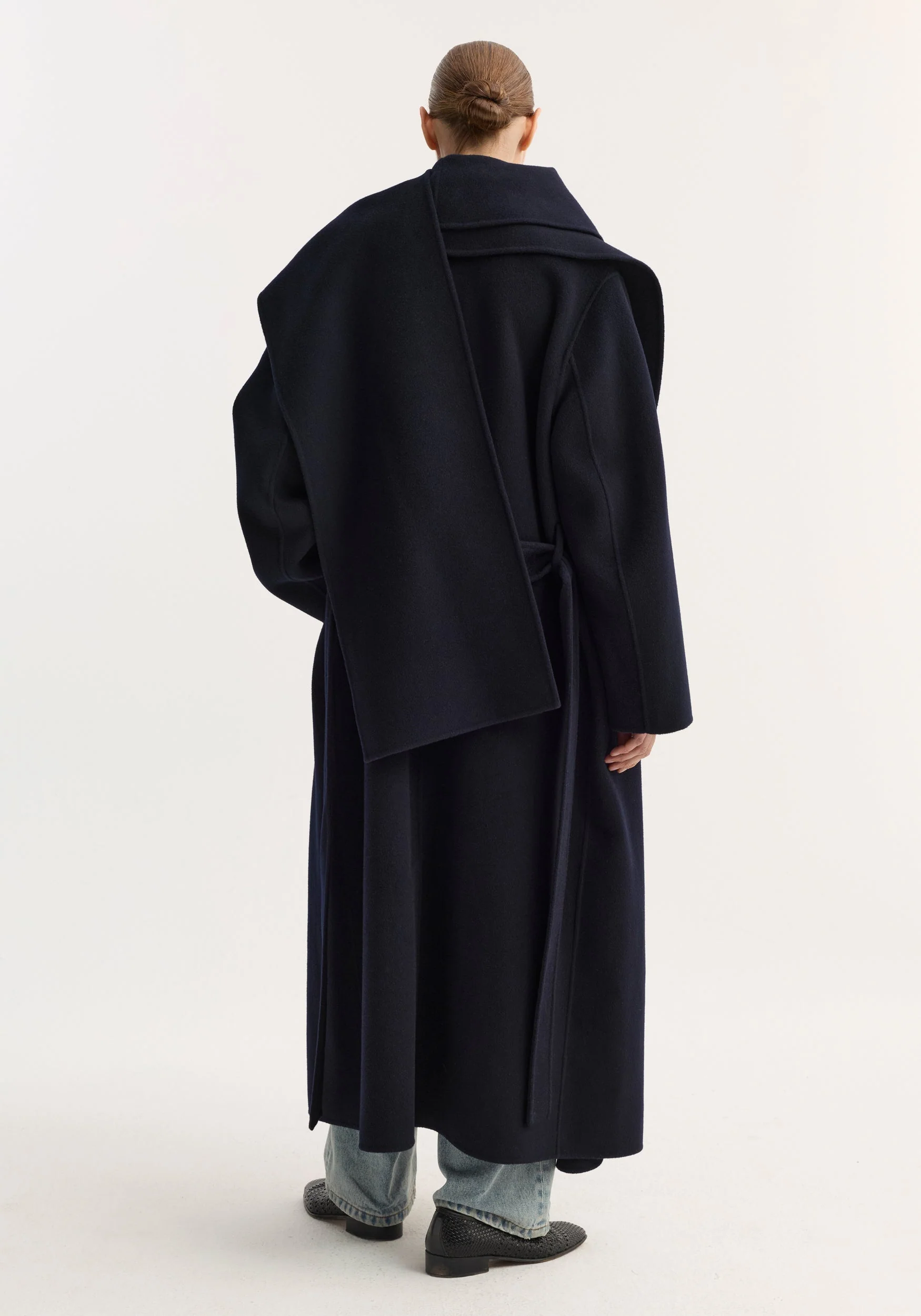 ROHE - Signature double - faced scarf coat | navy - Image 7