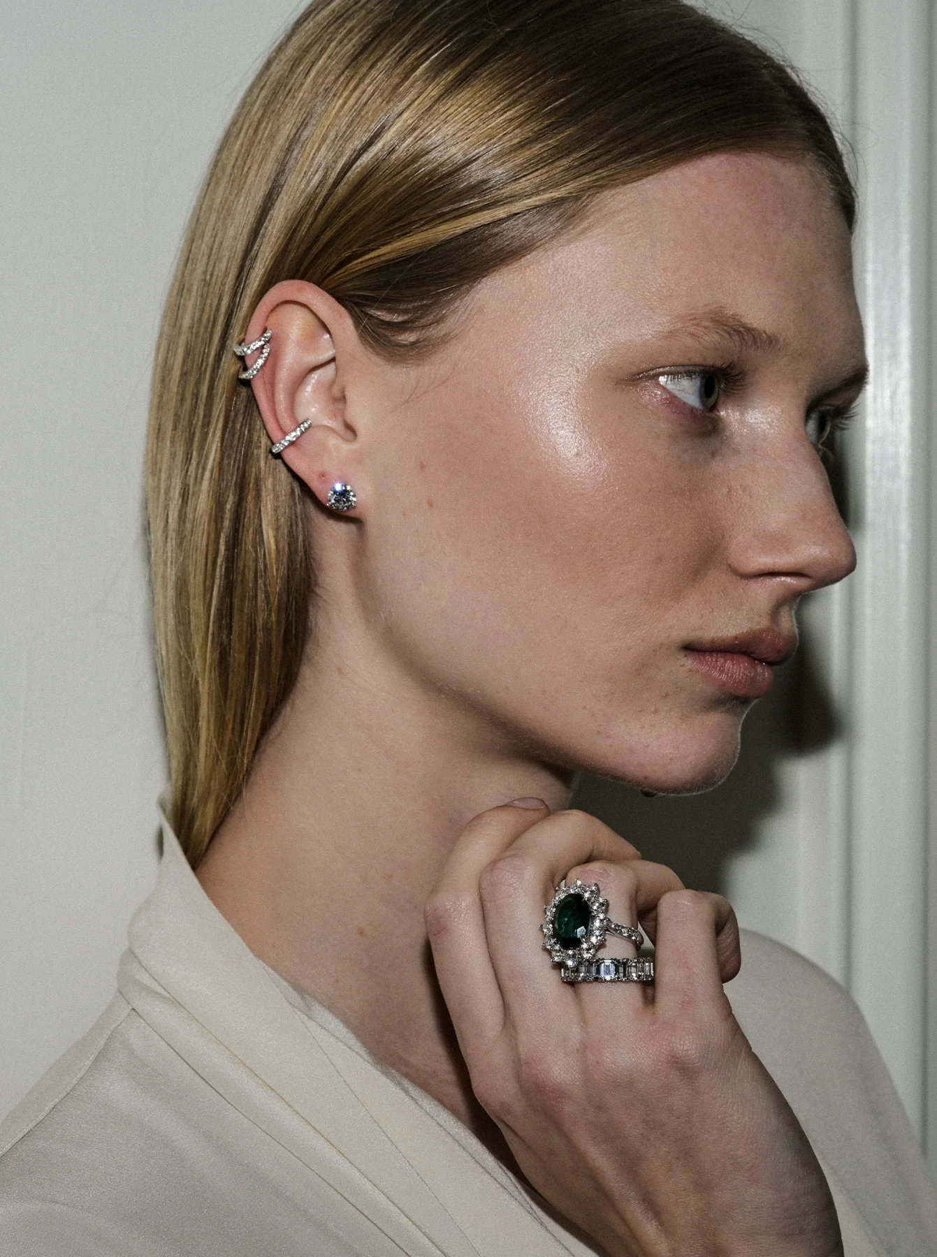 Dorsey - SINGLE ROW LAB WHITE SAPPHIRE EAR CUFF, GOLD - Image 3