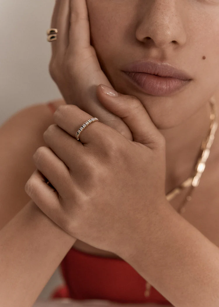 Kinn - Solis Ribbed Five Diamond Ring - Image 2