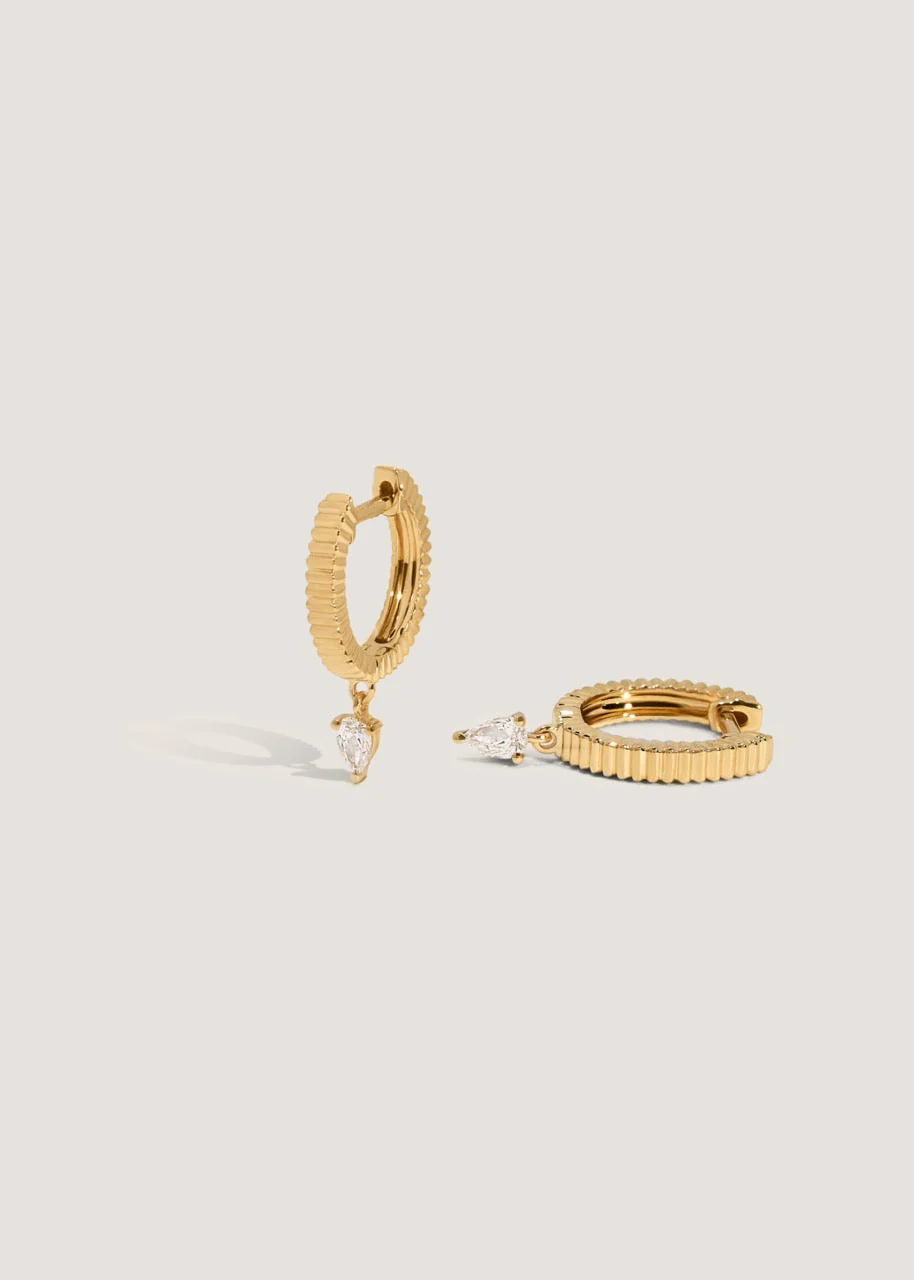 Kinn - Solis Ribbed Huggie Earrings Diamond - Image 5
