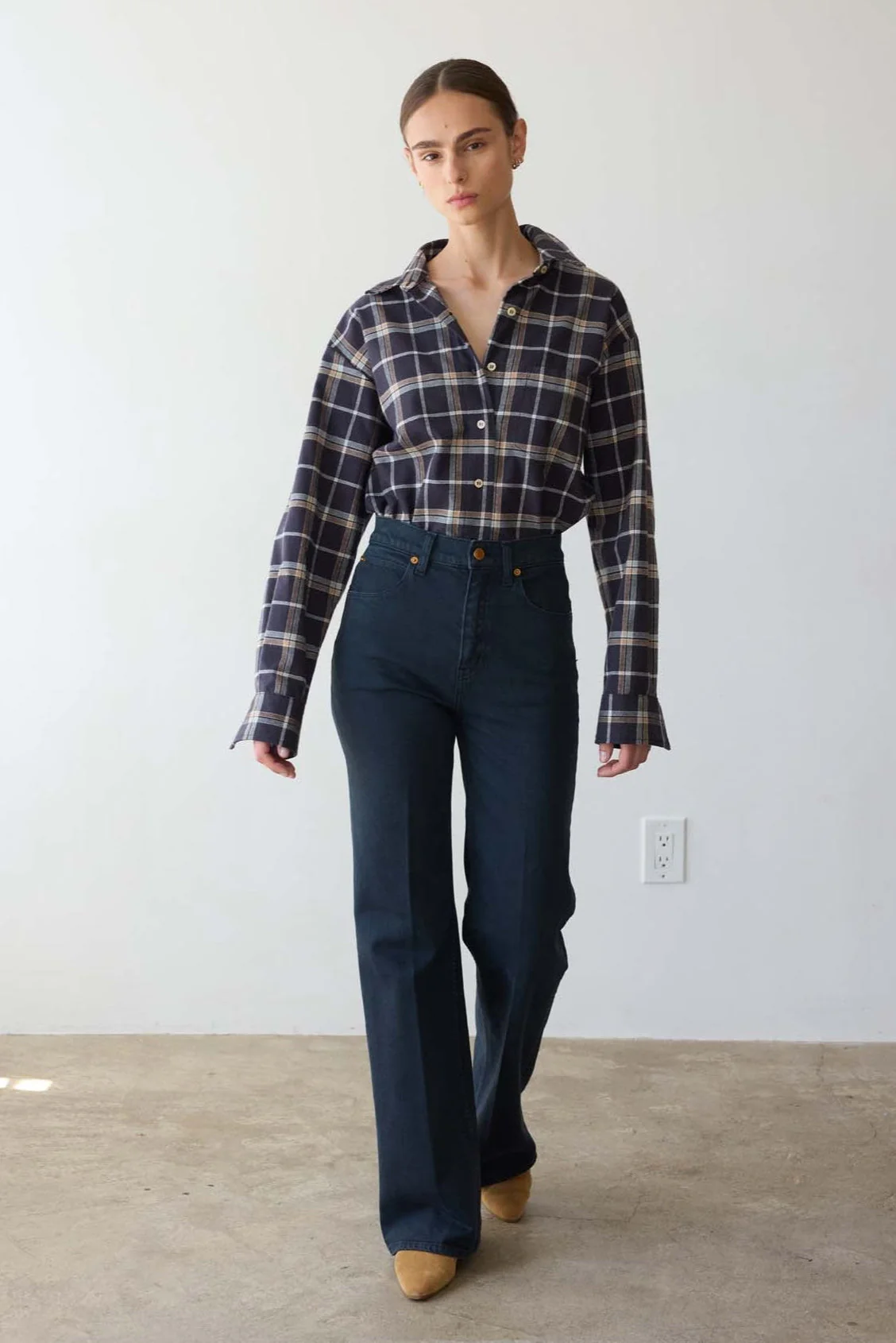 Jamie Haller - The Crease Jean in Washed Grey - Image 13