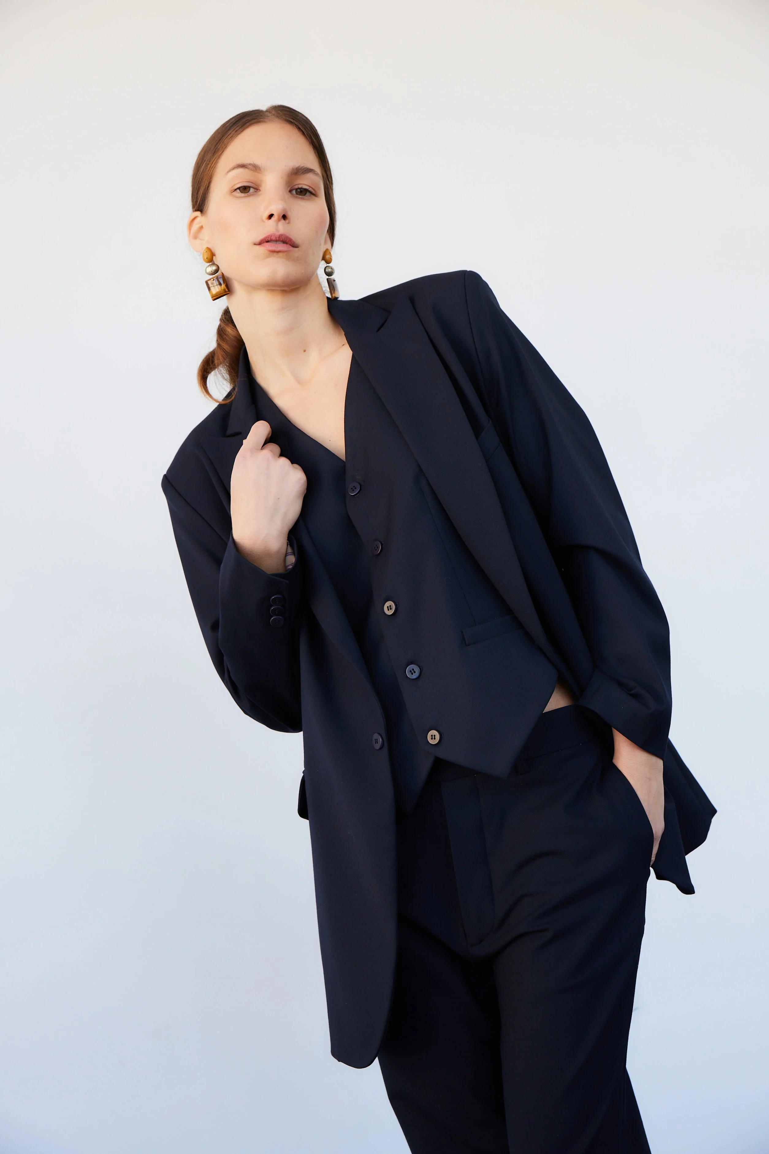 Jamie Haller - The Julius Blazer in Dark Navy - Image 25