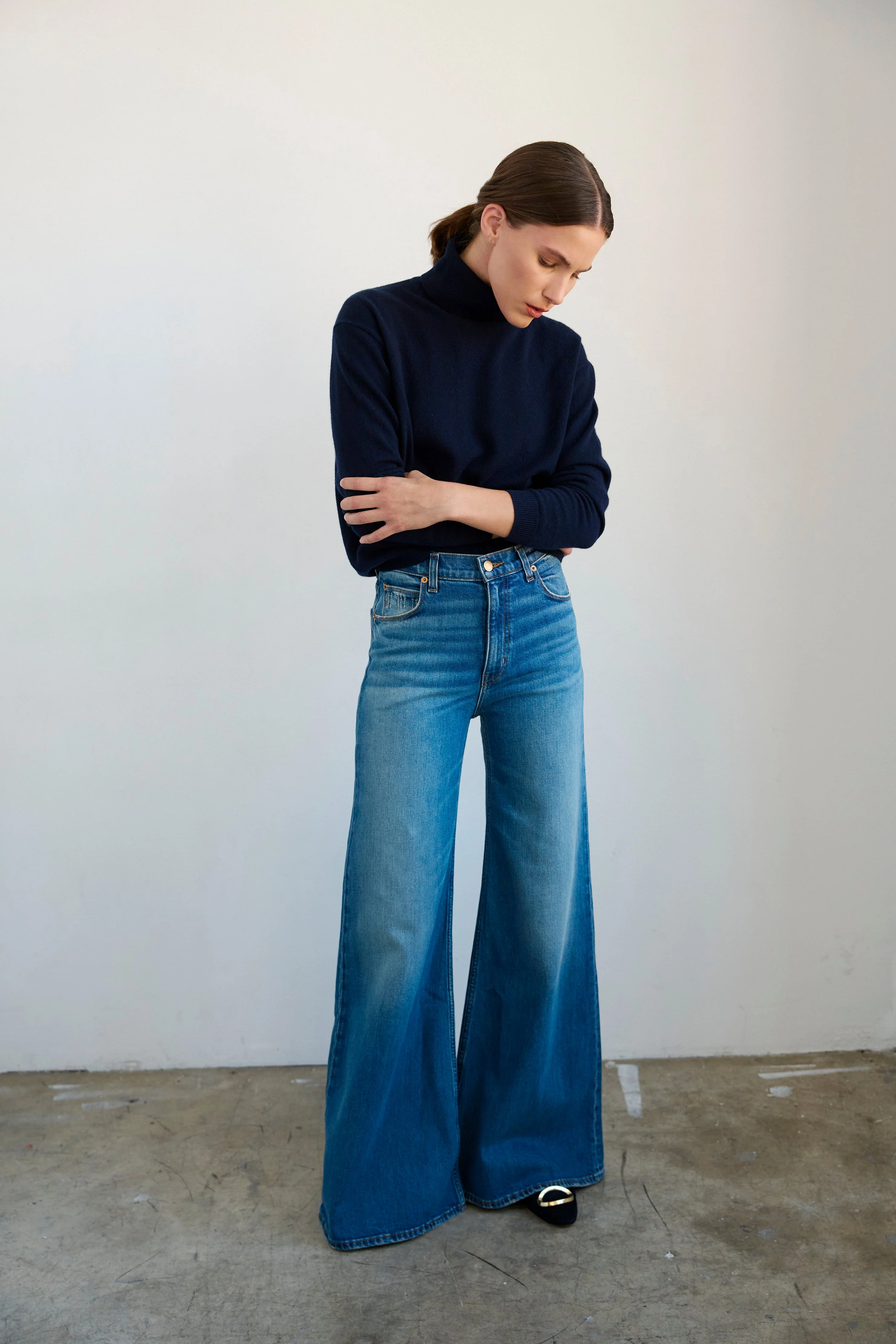 Jamie Haller - The Lady in Navy - Image 15