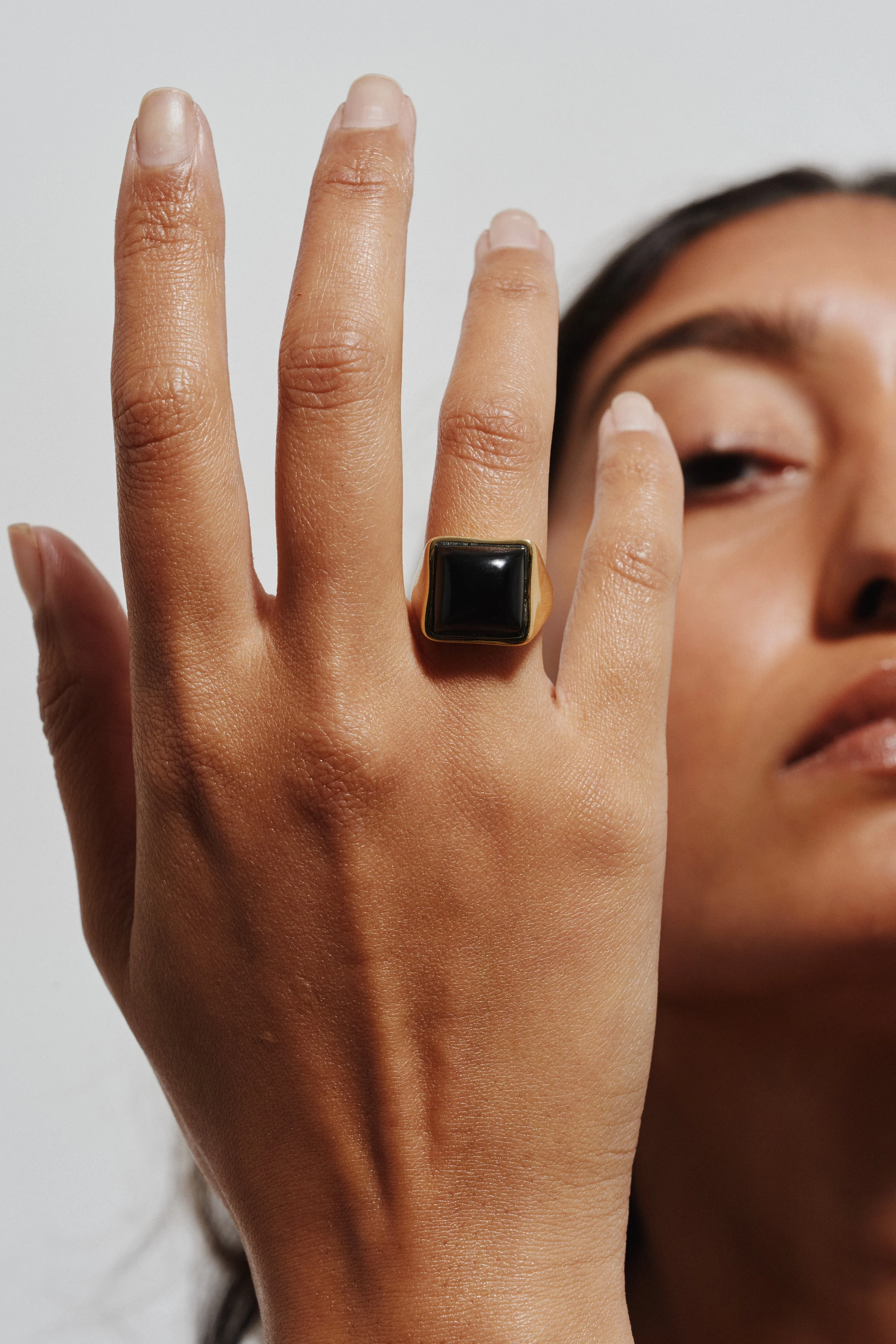 Jamie Haller - The Luques Square Signet Ring in Onyx - Image 14