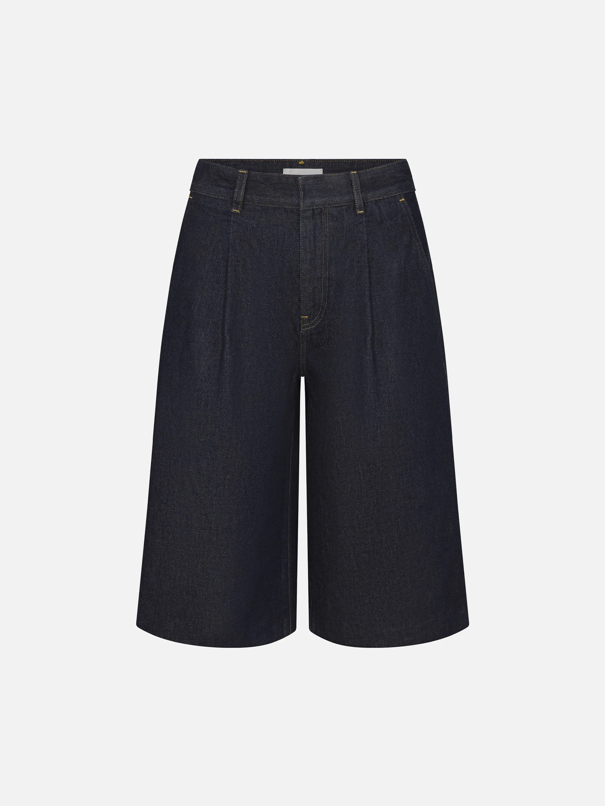 FRAME - The Tailored Short
