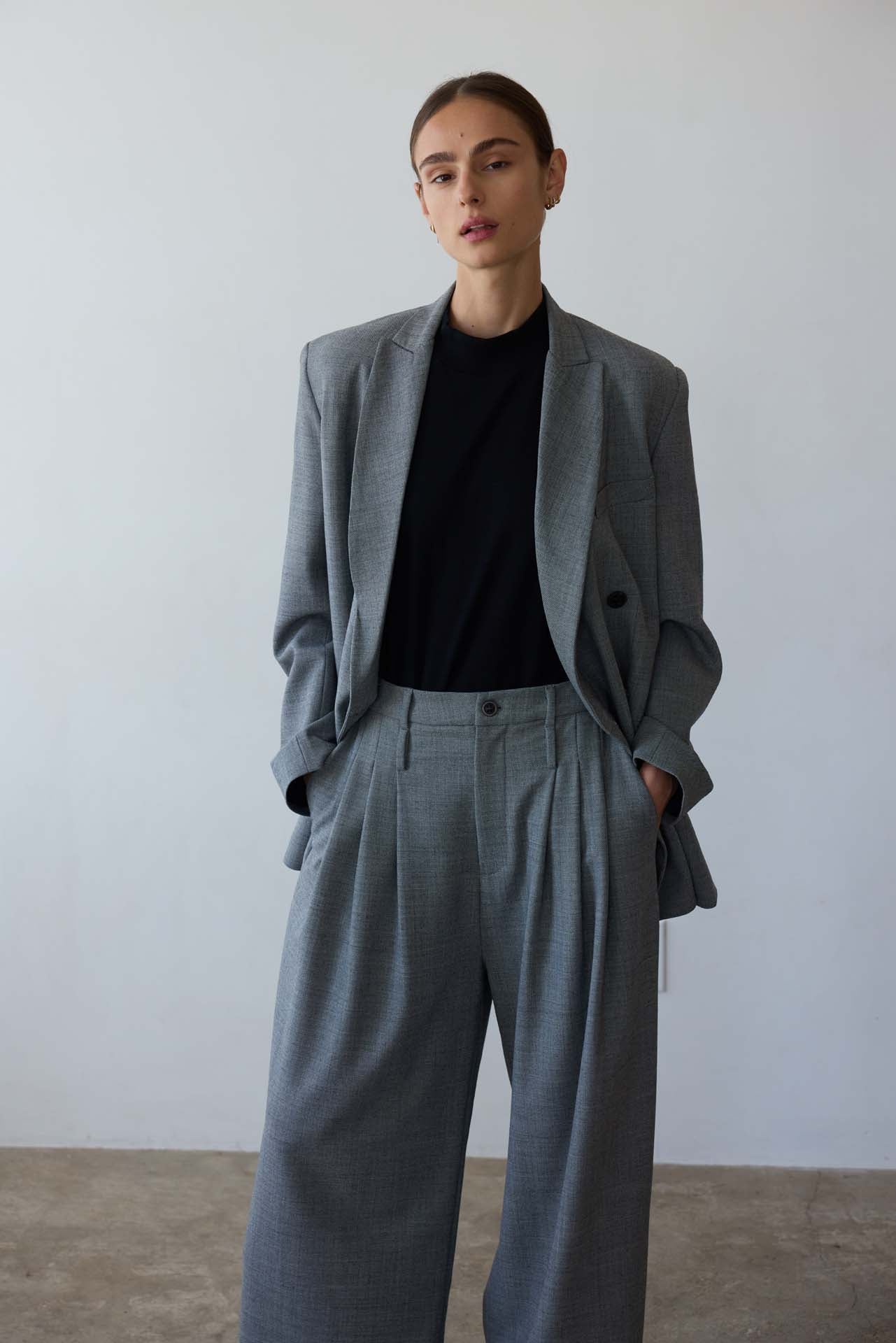 Jamie Haller - The Triple Pleat Trouser in Pepper - Image 20