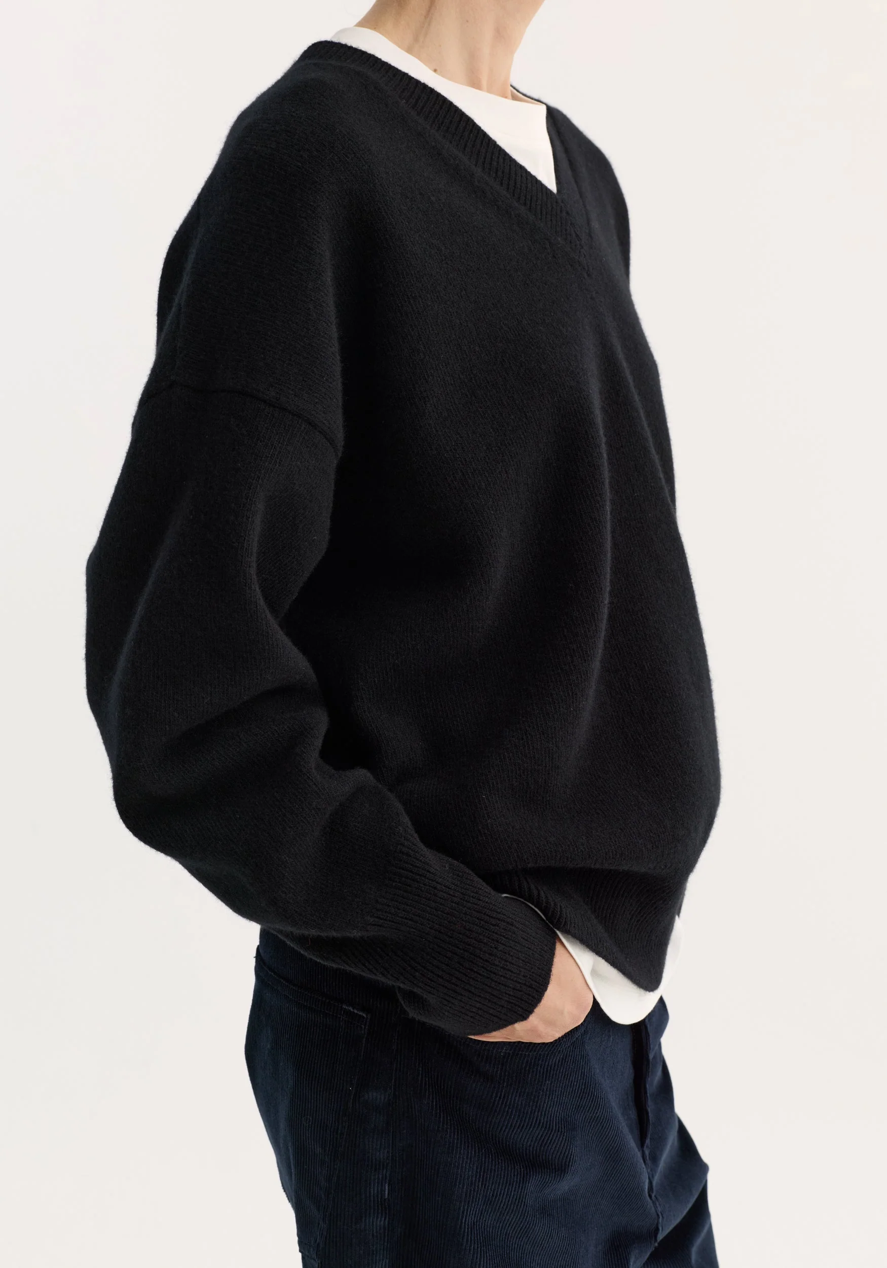 ROHE - V - neck knitted jumper | black - Image 3