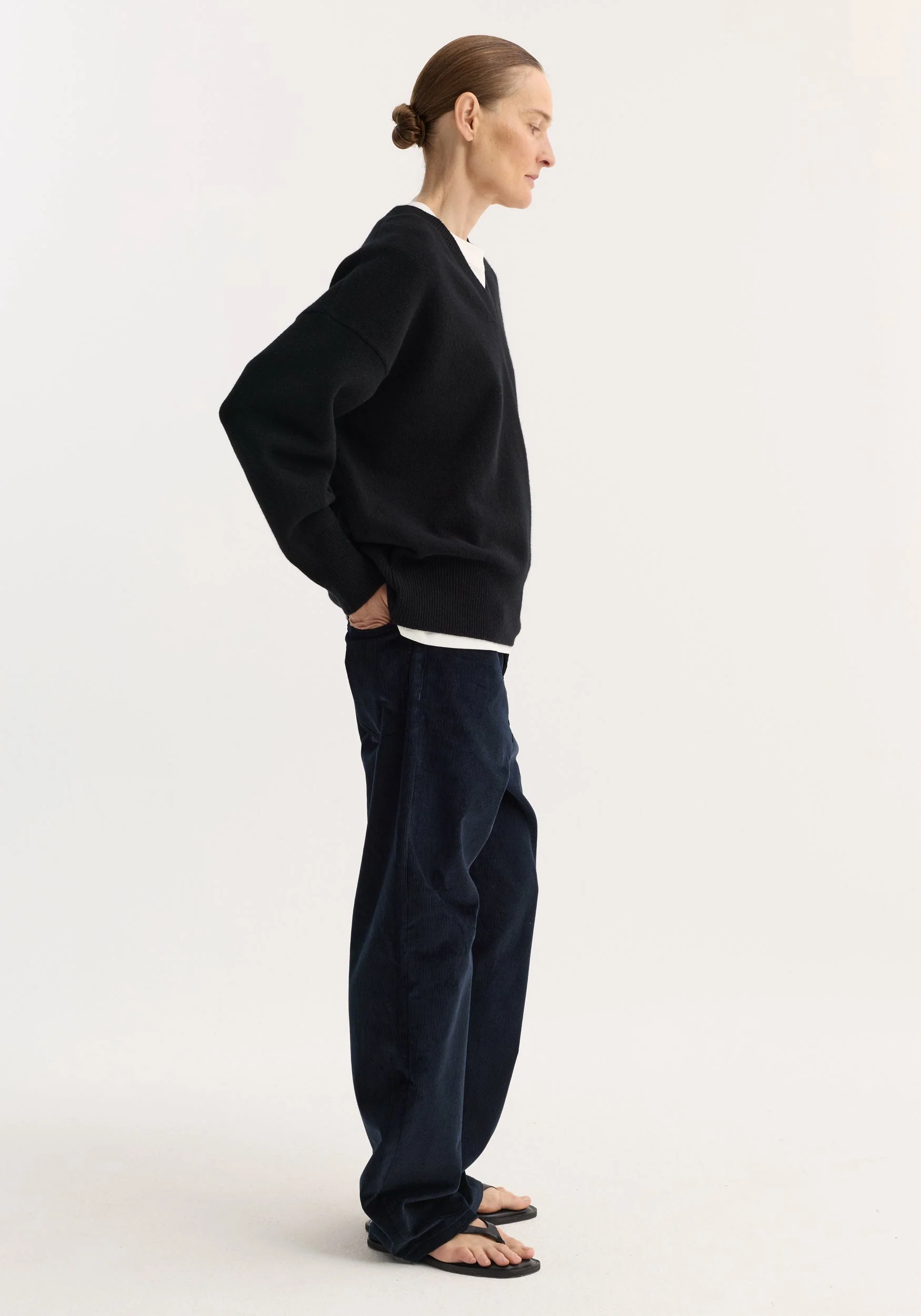 ROHE - V - neck knitted jumper | black - Image 4