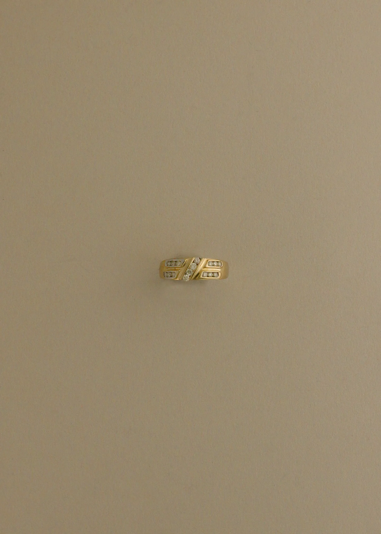 Kinn - Vintage Diagonal Channel Diamond 14k Ring