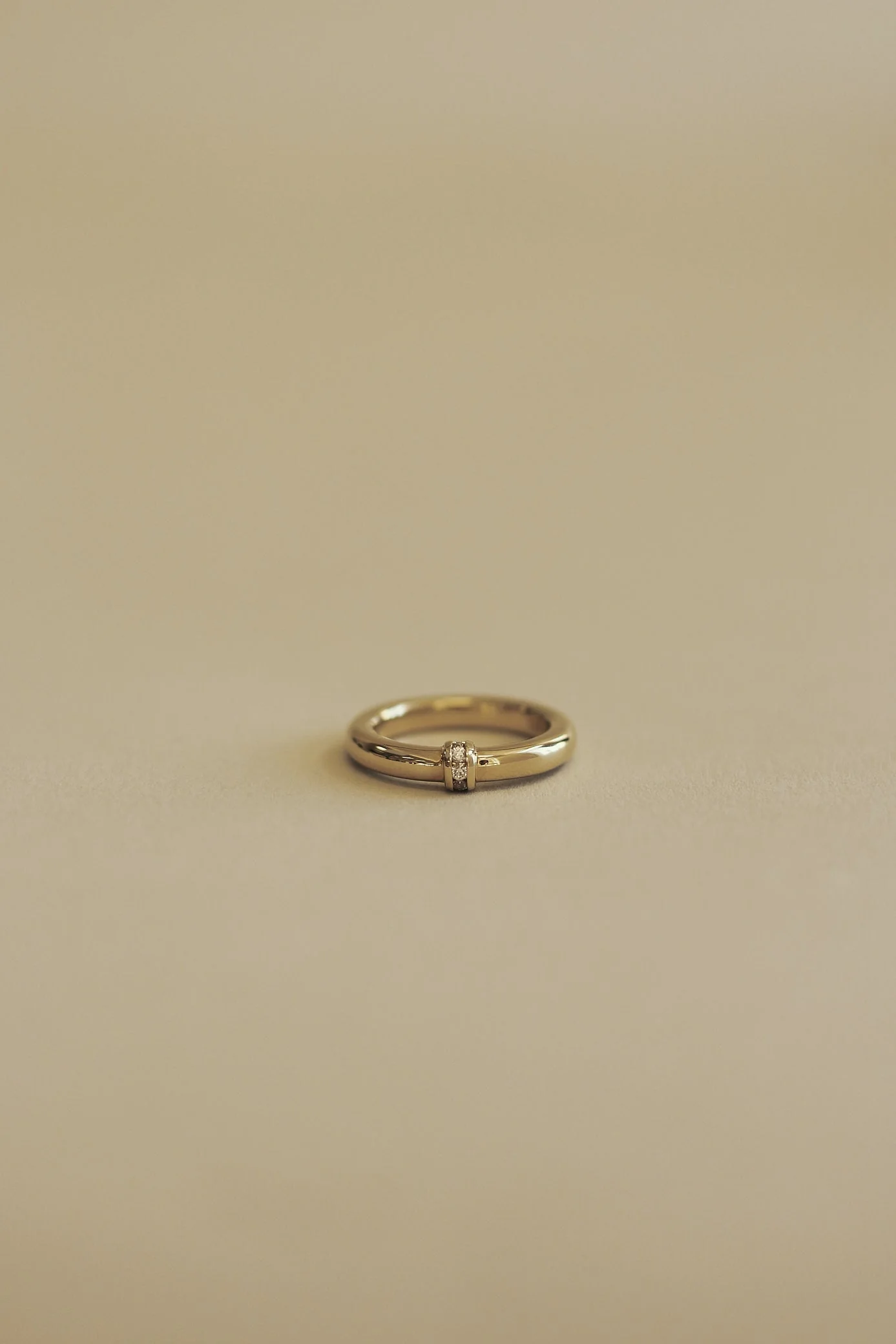 Kinn - Vintage Pavé Tube Ring